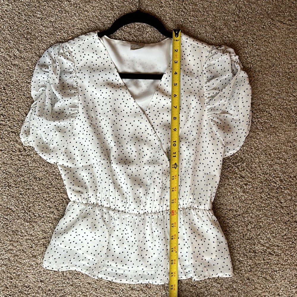 Beautiful blouse - Picture 6 of 6